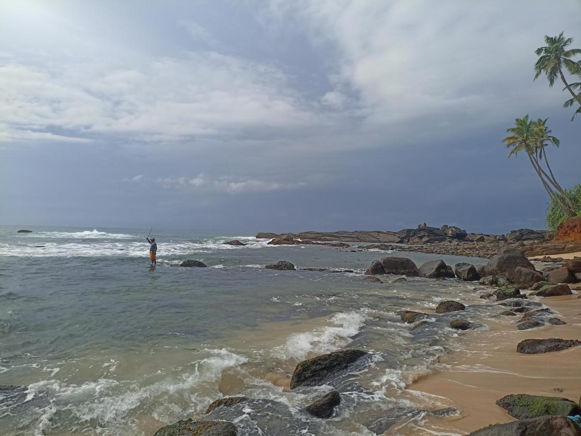 Beach House Kalukatiya - Family Villa, Seaview Room, Garden Room Dikwella Sur Exterior foto