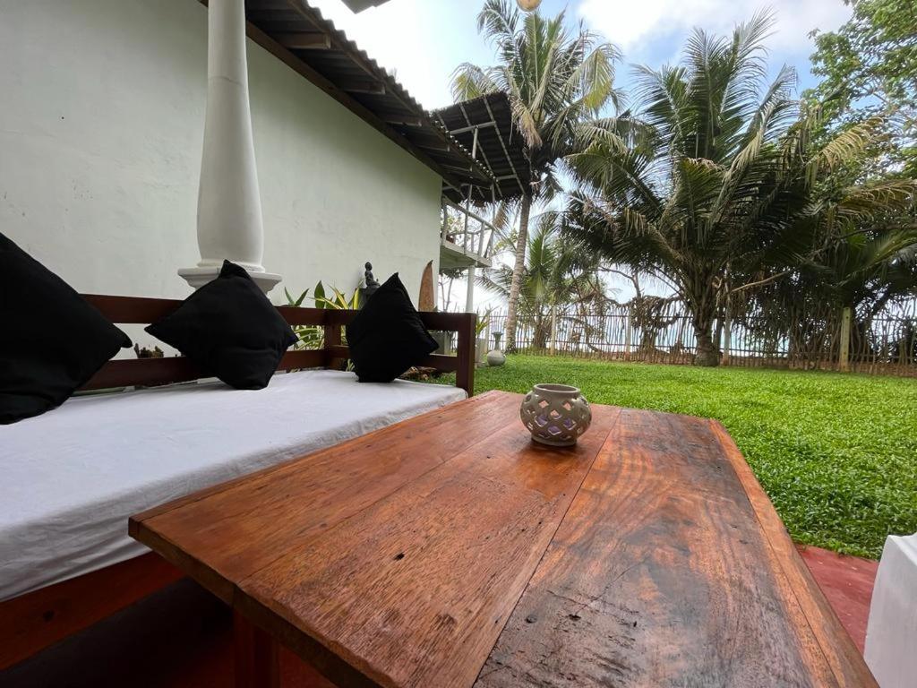 Beach House Kalukatiya - Family Villa, Seaview Room, Garden Room Dikwella Sur Exterior foto