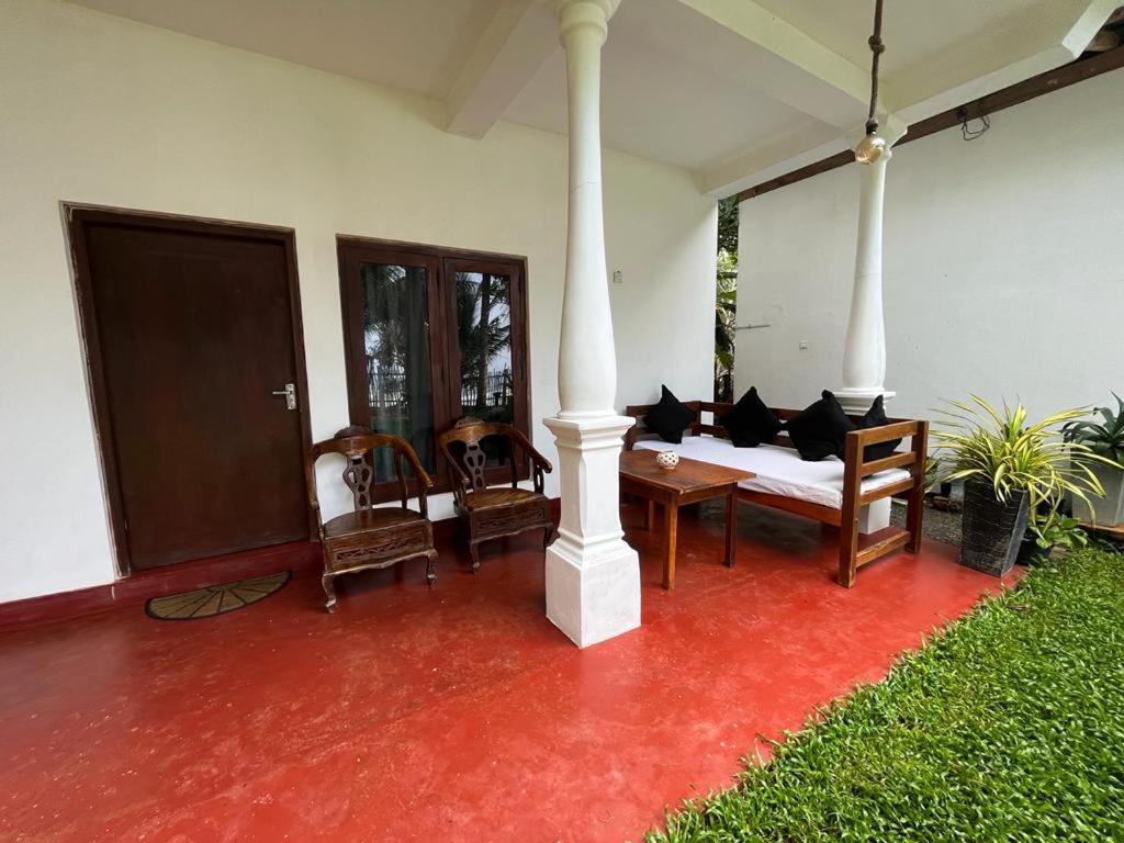 Beach House Kalukatiya - Family Villa, Seaview Room, Garden Room Dikwella Sur Exterior foto